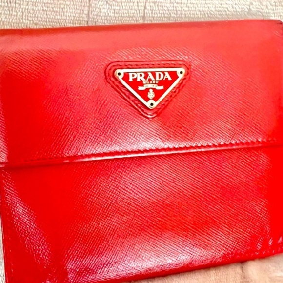 Beautiful Prada Wallet - Picture 1 of 15